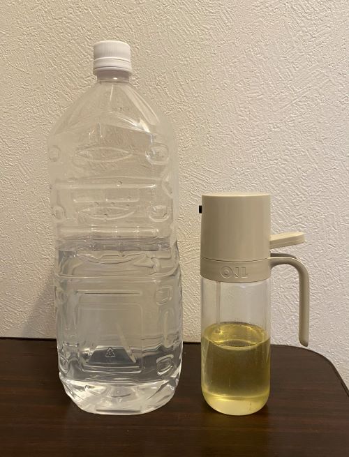 ペットボトルとオイルスプレー