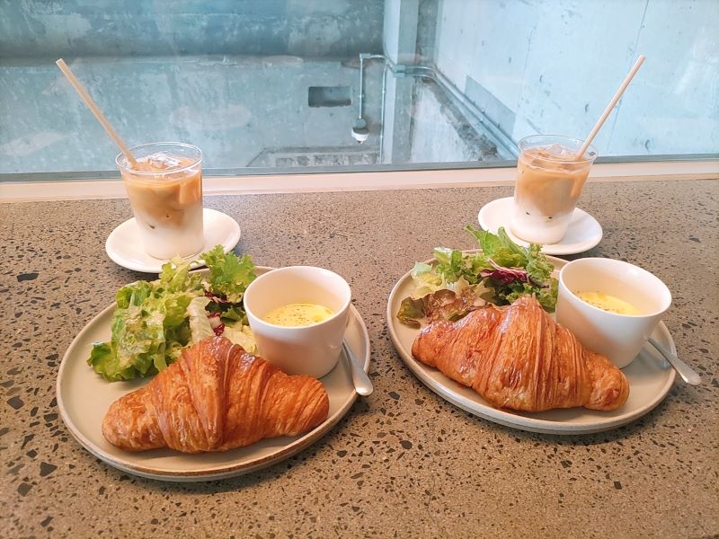 カフェのモーニング